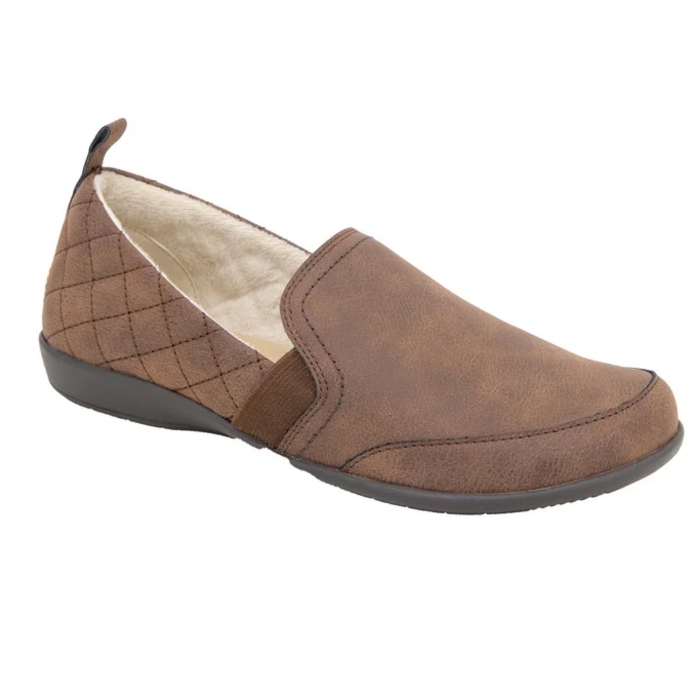 New JSport Women's Casual Slip On Shoe. Brown.